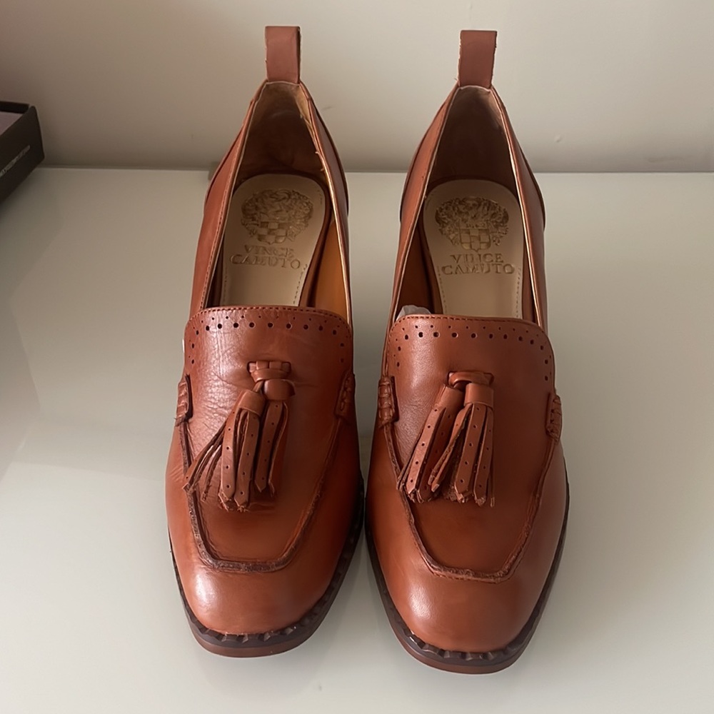 Vince Camuto Caiana heeled loafer- size 7